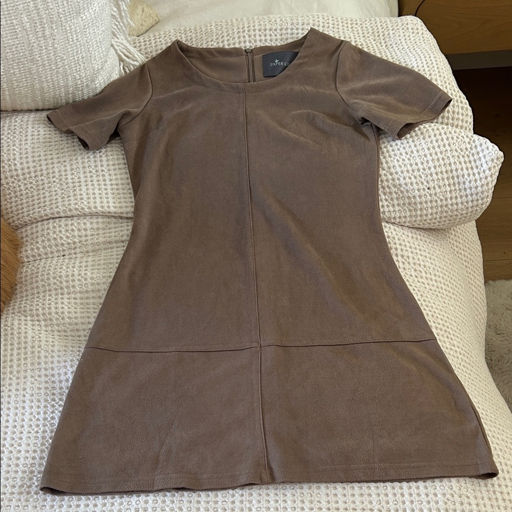 Paper Crane Taupe-Brown Short Sleeve Shift Dress